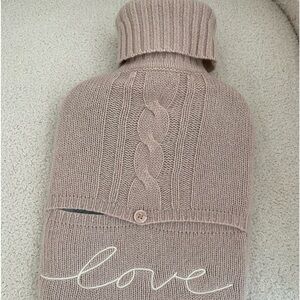 Cashmere hot water bottle from Naked cashmere 🤍